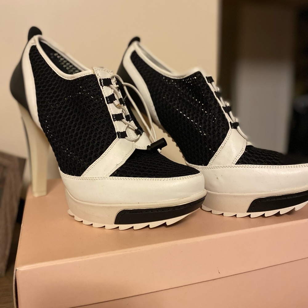 Bcbgeneration Women's Bg-Wizard Platform Pump Siz… - image 2